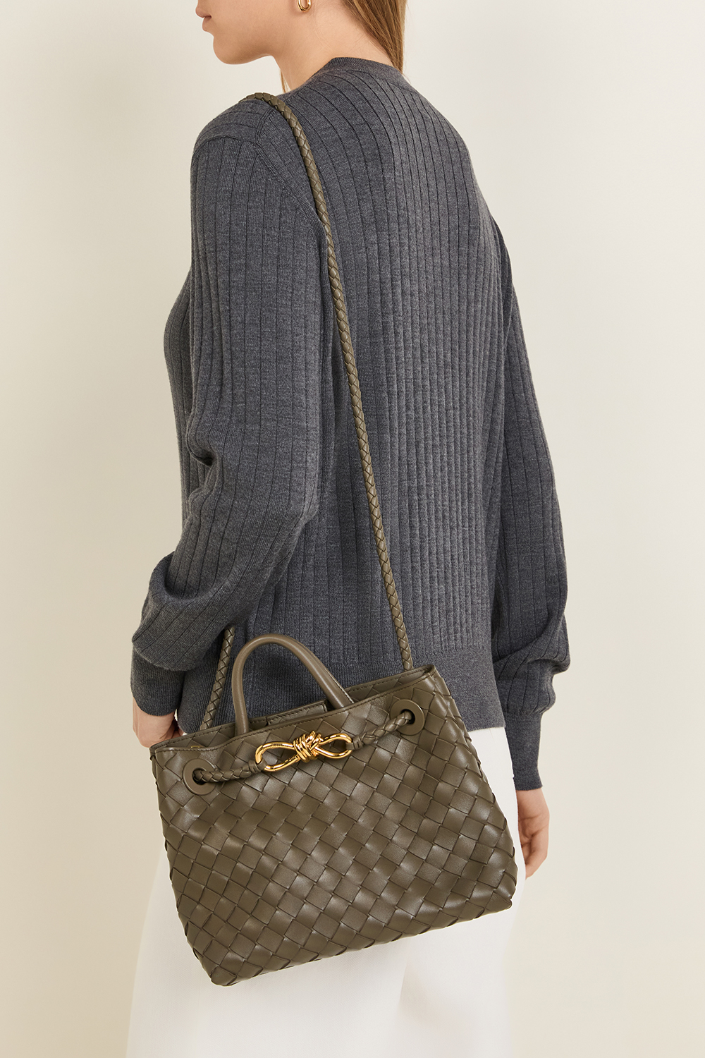 תמונת כל הלוק של תיק קרוסבודי אנדיאמו סמול